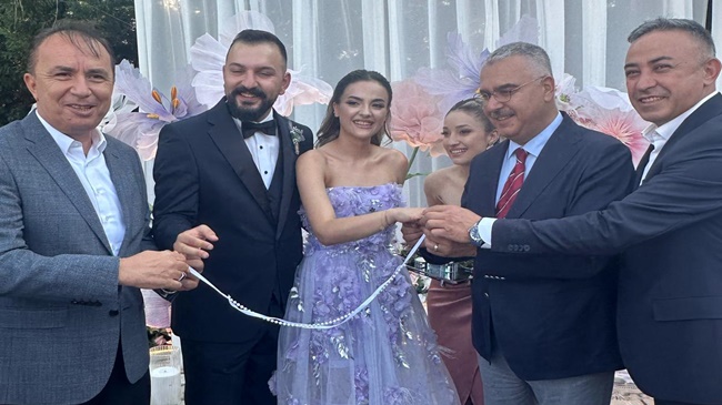 ZEYNEP&UMUTCAN EVLİLİĞE İLK ADIMI ATTI